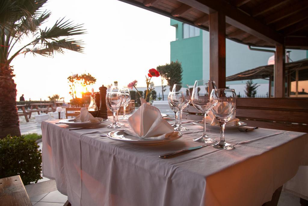 Vila Verde Beach Hotel Durrës 外观 照片