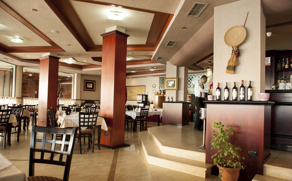 Vila Verde Beach Hotel Durrës 外观 照片