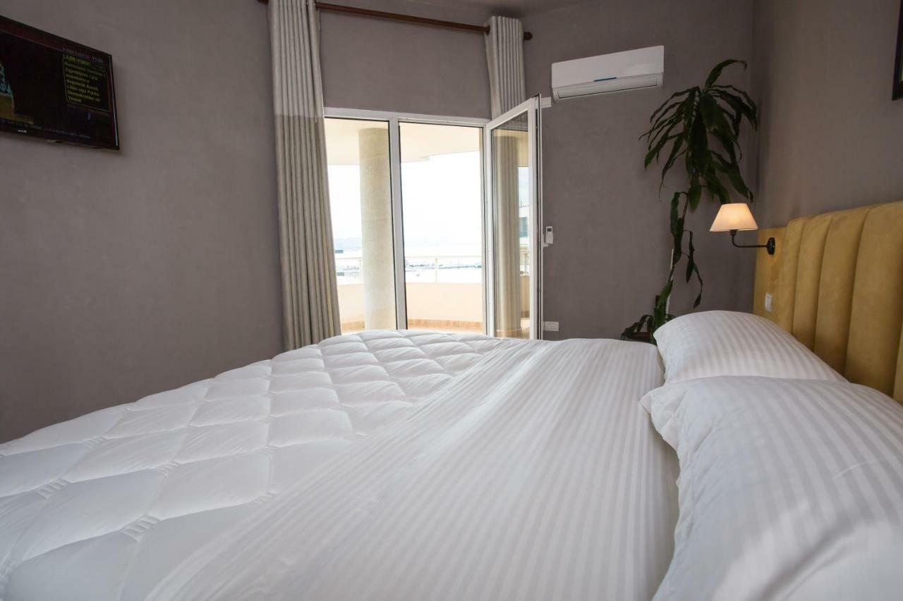 Vila Verde Beach Hotel Durrës 外观 照片