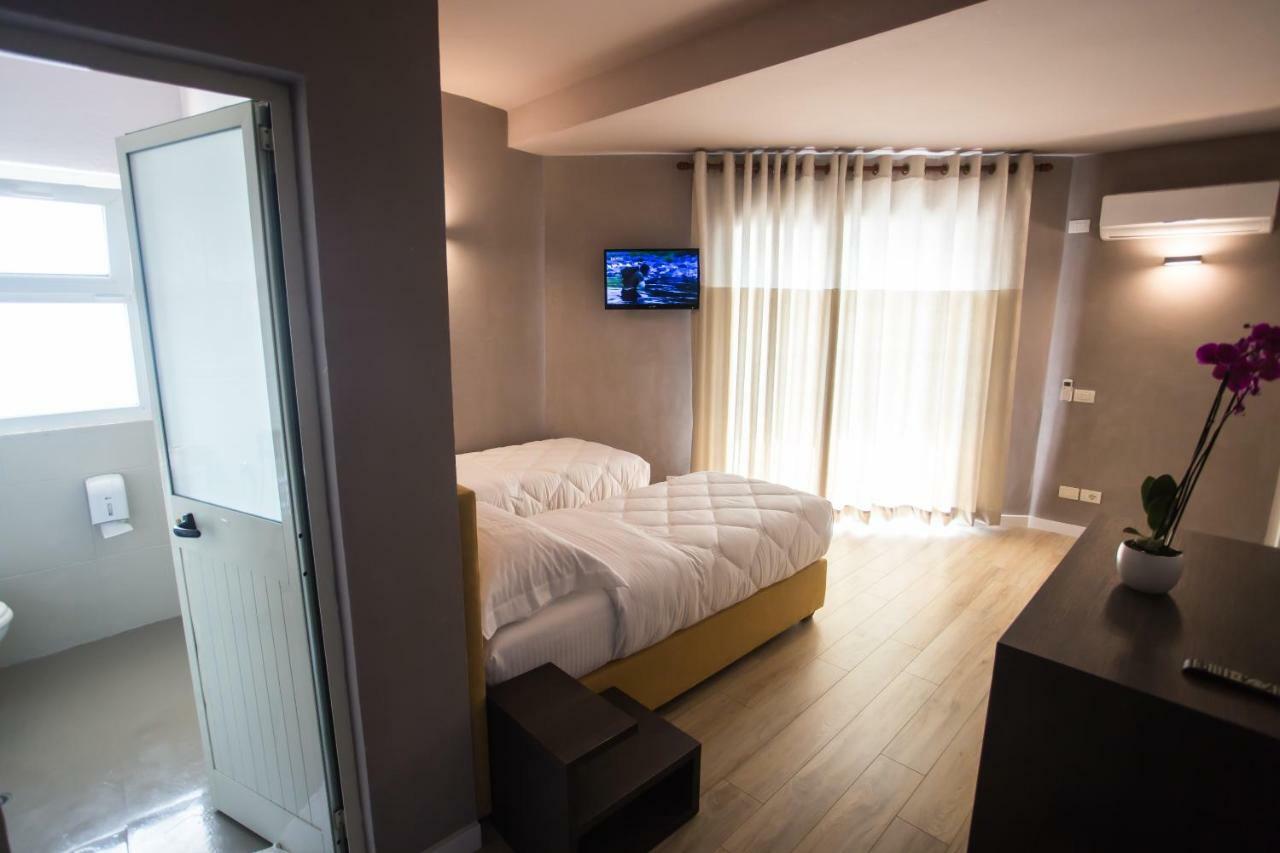 Vila Verde Beach Hotel Durrës 外观 照片
