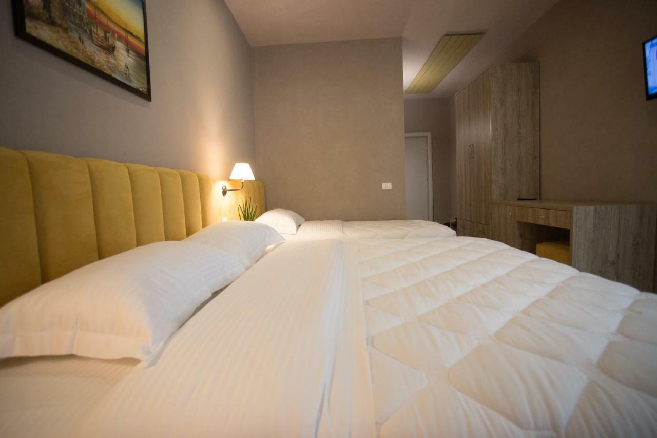 Vila Verde Beach Hotel Durrës 外观 照片