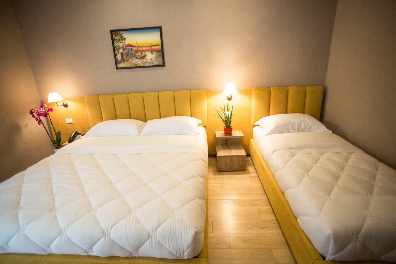 Vila Verde Beach Hotel Durrës 外观 照片