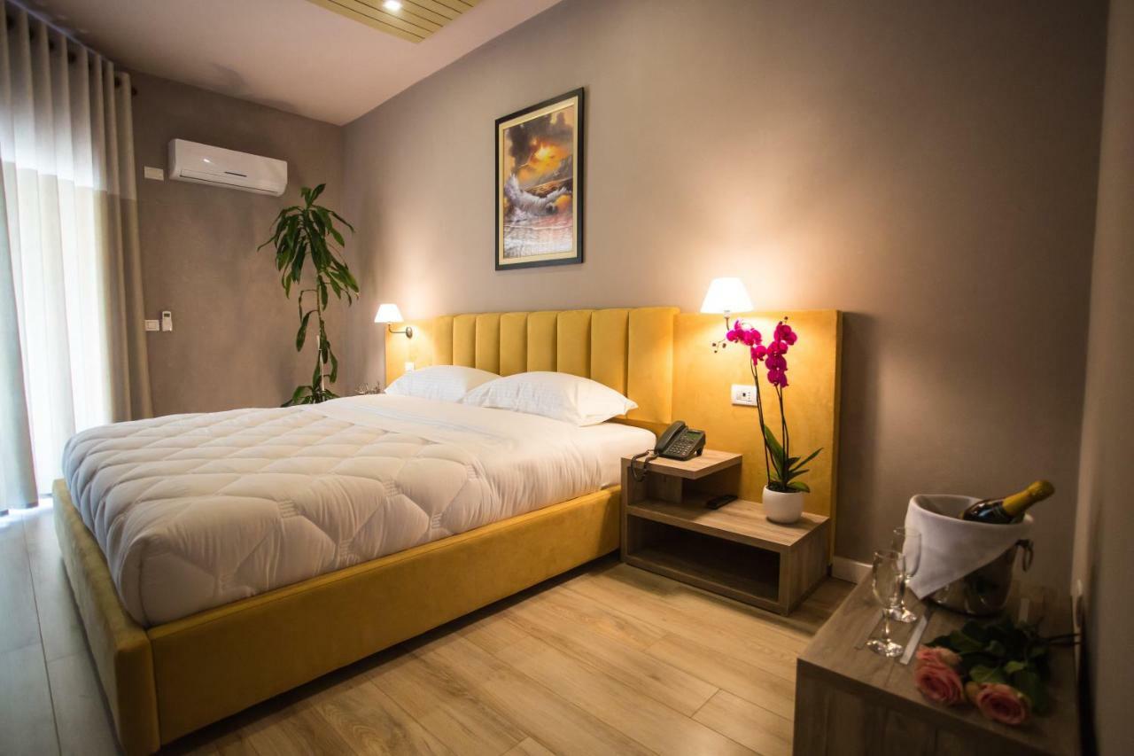 Vila Verde Beach Hotel Durrës 外观 照片