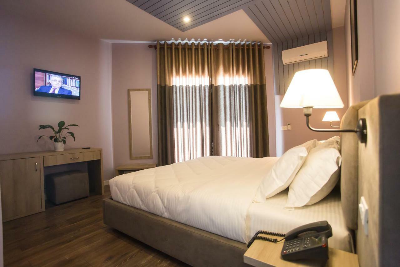 Vila Verde Beach Hotel Durrës 外观 照片