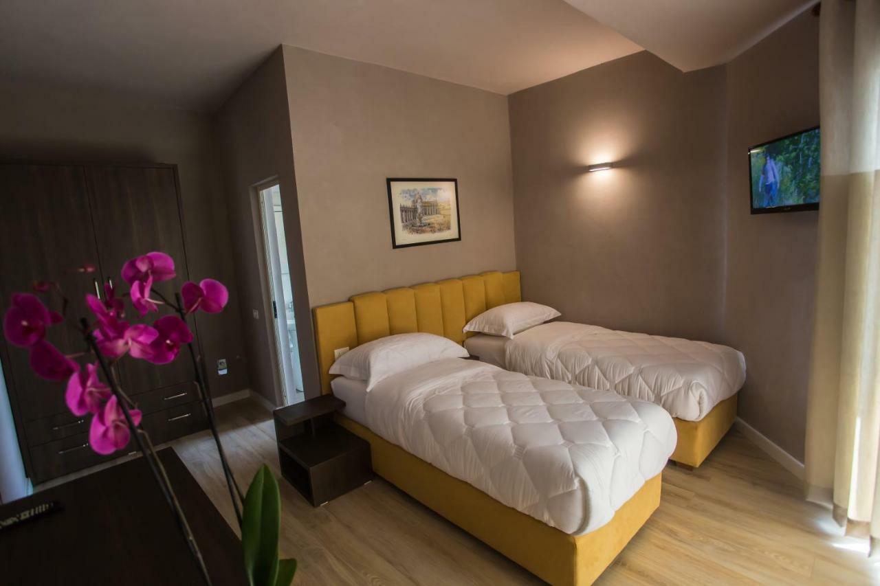 Vila Verde Beach Hotel Durrës 外观 照片