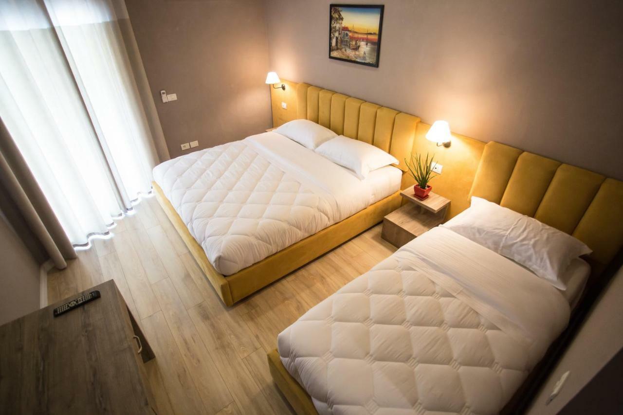 Vila Verde Beach Hotel Durrës 外观 照片