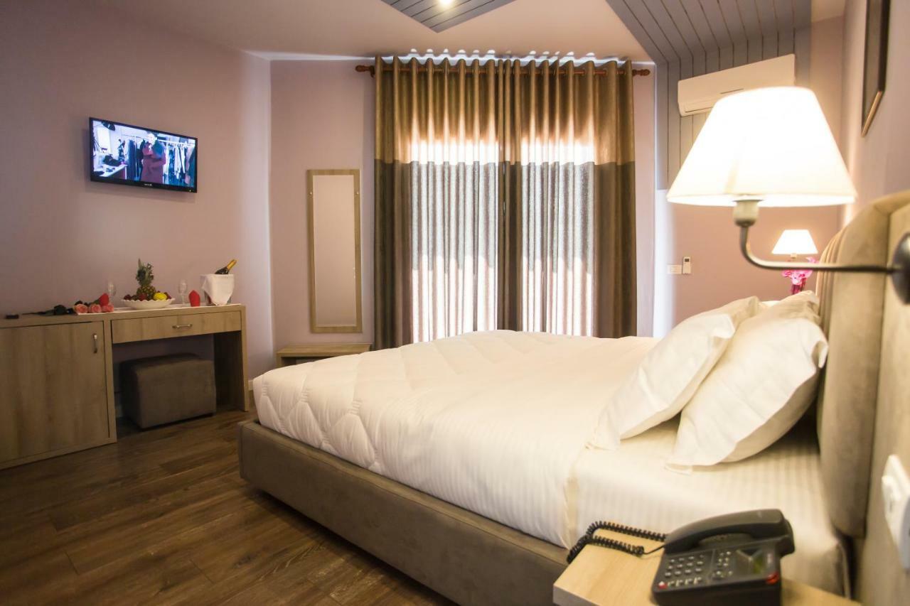 Vila Verde Beach Hotel Durrës 外观 照片