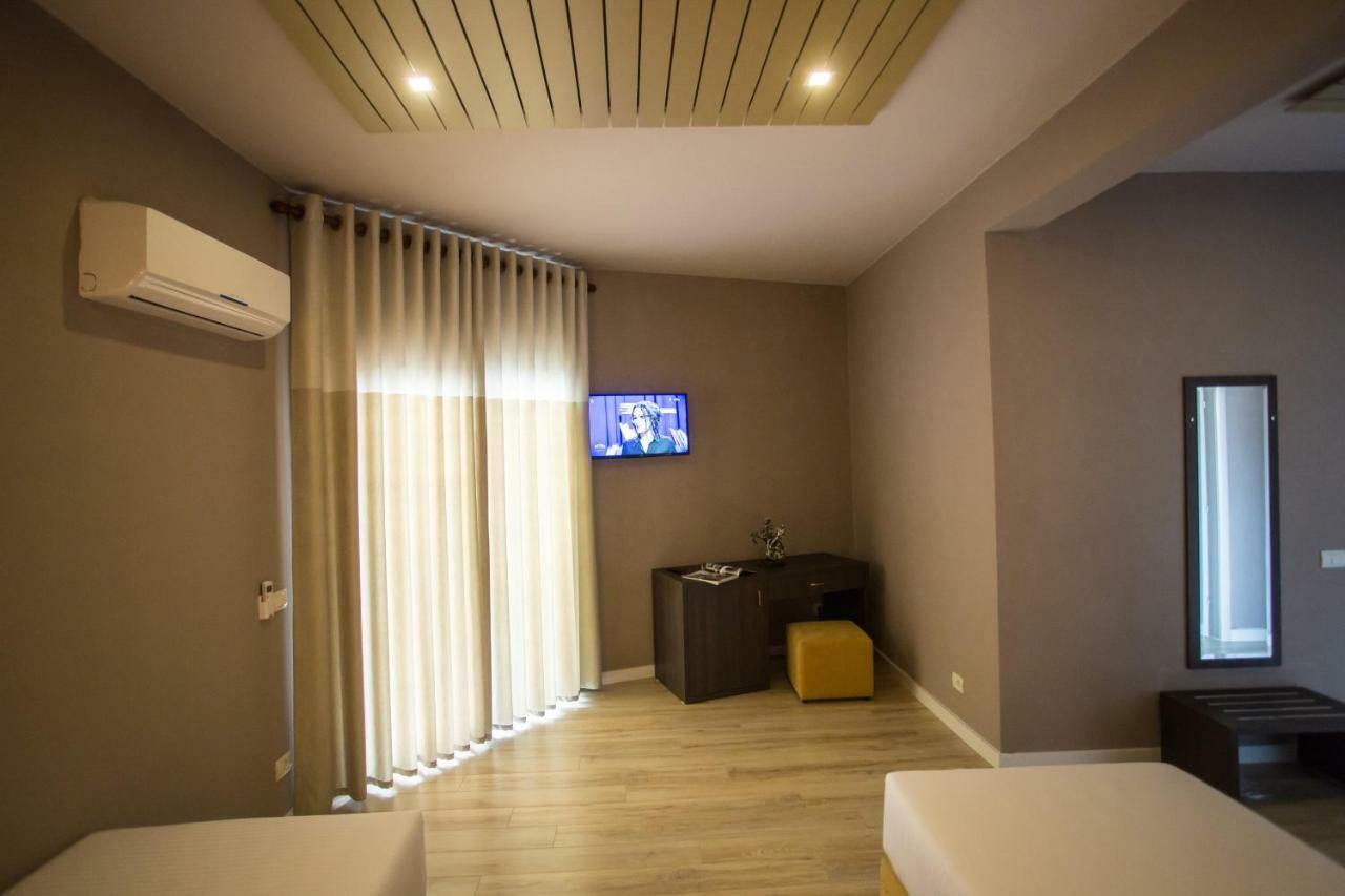 Vila Verde Beach Hotel Durrës 外观 照片