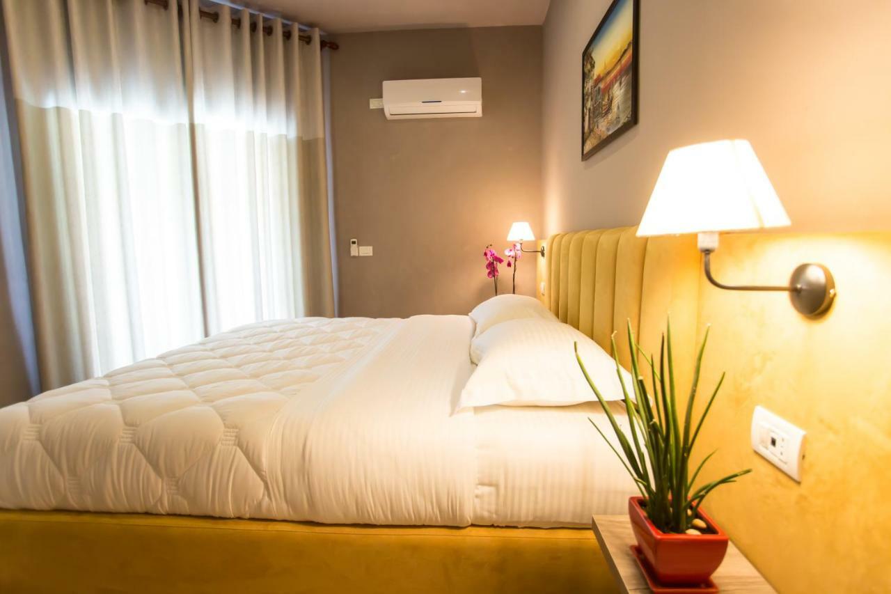 Vila Verde Beach Hotel Durrës 外观 照片