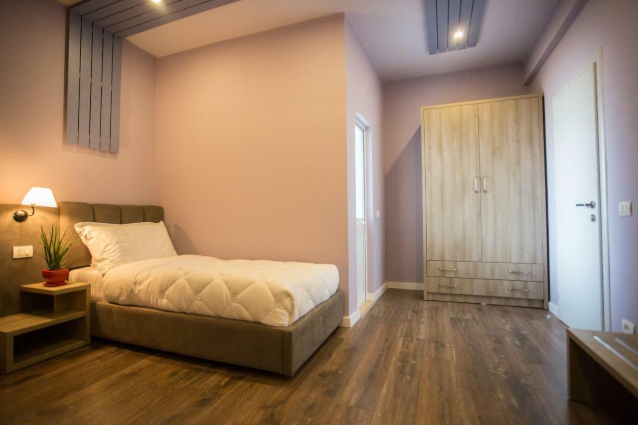 Vila Verde Beach Hotel Durrës 外观 照片